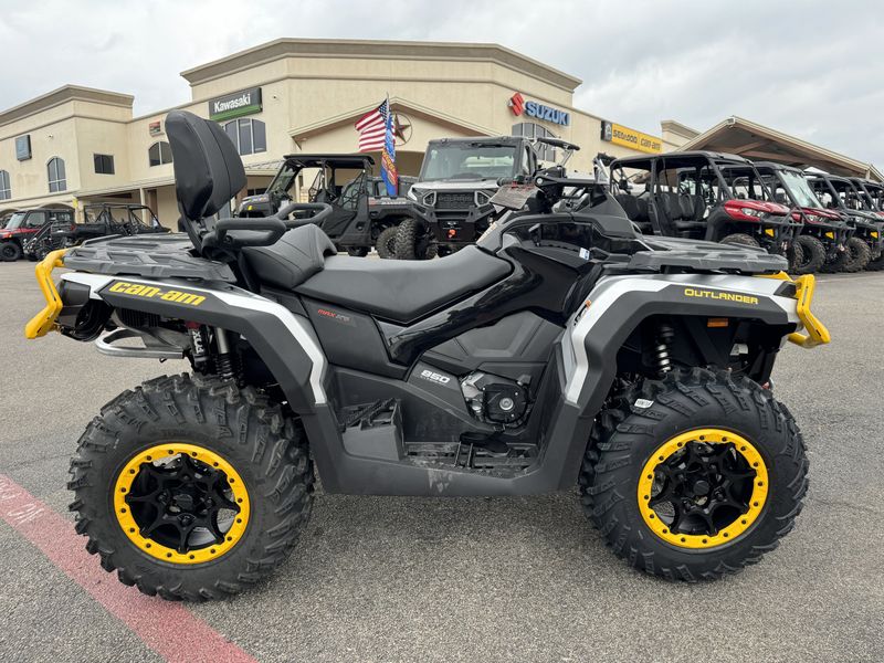 2024 Can-Am OUTLANDER MAX XTP 850 HYPER SILVER AND NEO YELLOWImage 6