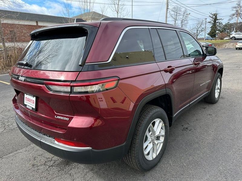 2025 Jeep Grand Cherokee Laredo X 4x4Image 8