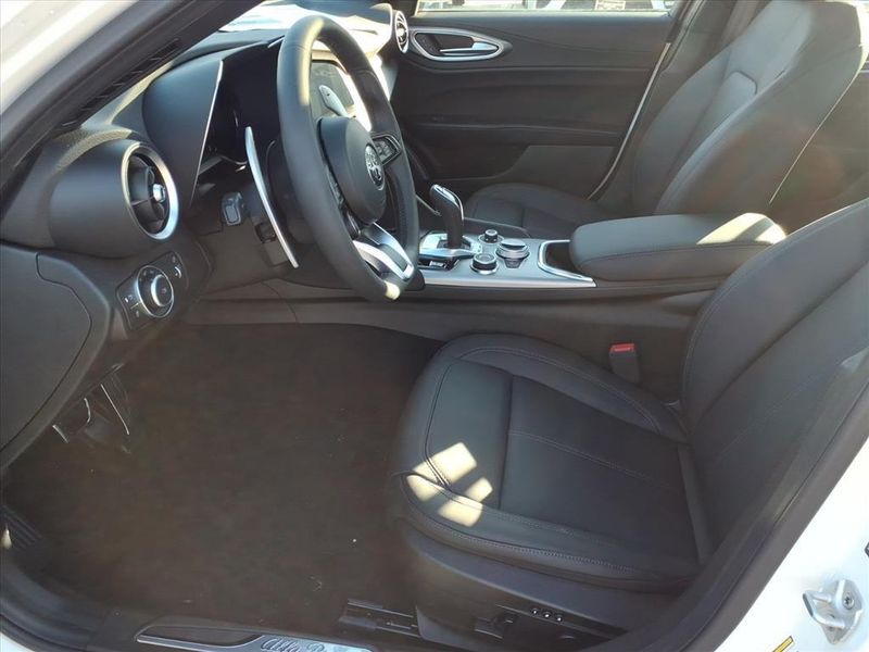 New 2025 Alfa Romeo Giulia RwdImage 15