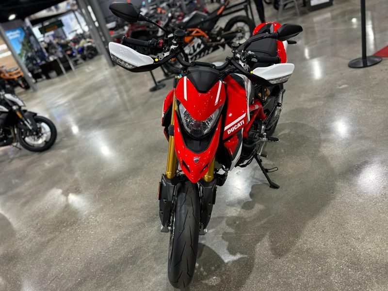 New 2025 Ducati HYPERMOTARD 950 SP Image 5