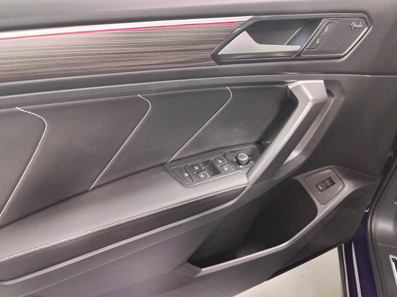 Used 2024 Volkswagen Tiguan AWD SEL R-Line w/Sunroof/NavImage 30