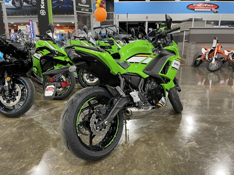 2025 Kawasaki NINJA 650 KRT EDITION ABS Image 10