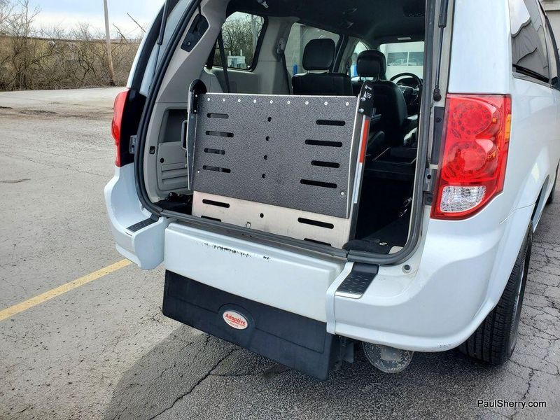 2020 Dodge Grand Caravan SXTImage 16