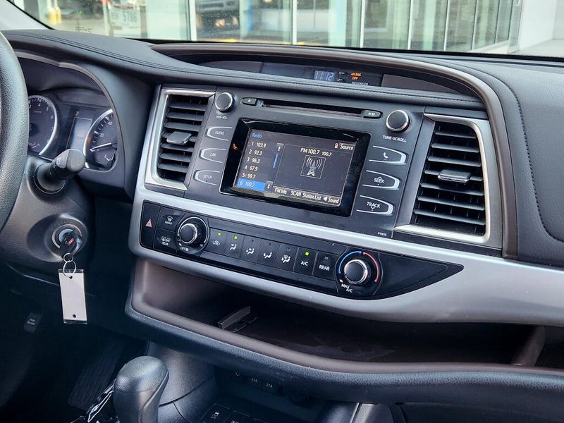 Used 2019 Toyota Highlander LE