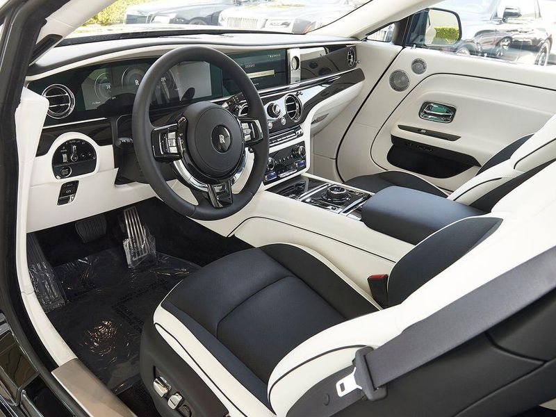 New 2026 Rolls-Royce Spectre Image 11