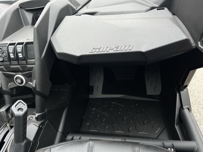 New 2026 Can-Am MAVERICK X3 DS TURBO Image 18