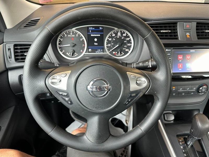 2019 Nissan Sentra SImage 2