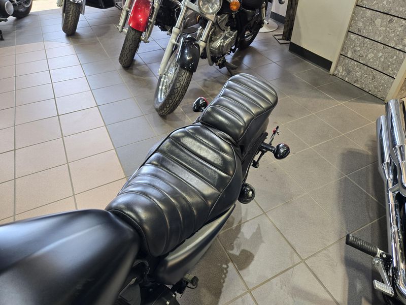 2017 HARLEY SPORTSTER IRON 883 BLACK Image 10