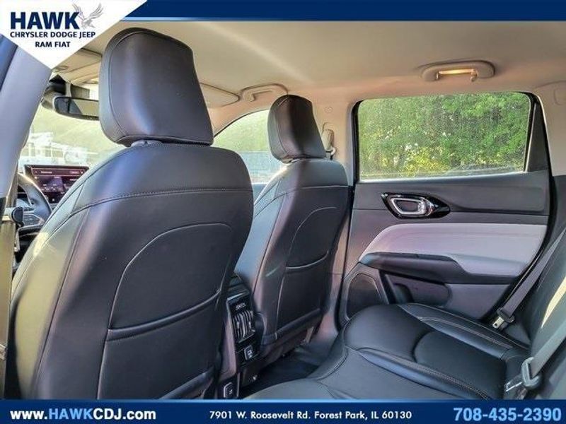 2022 Jeep Compass Limited photo 11