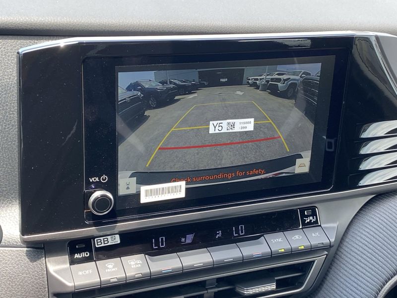 New 2025 Toyota Camry SEImage 16
