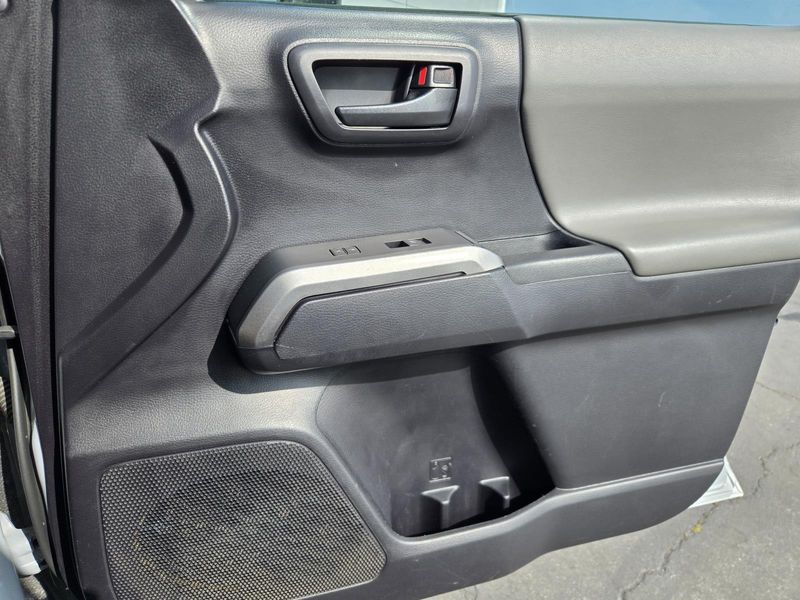 Used 2020 Toyota Tacoma SR5 Double Cab 5' Bed V6 AT (Natl)