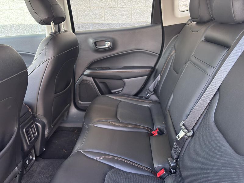 Used 2018 Jeep Compass LimitedImage 8