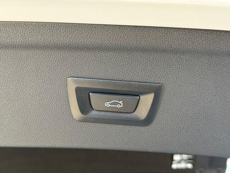 Used 2026 BMW iX xDrive45Image 16