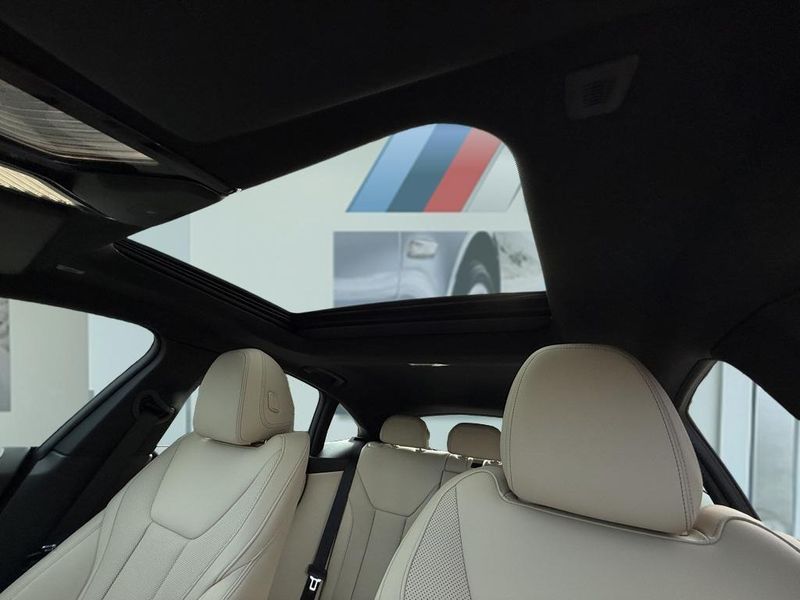 2025 BMW i4 eDrive40Image 21