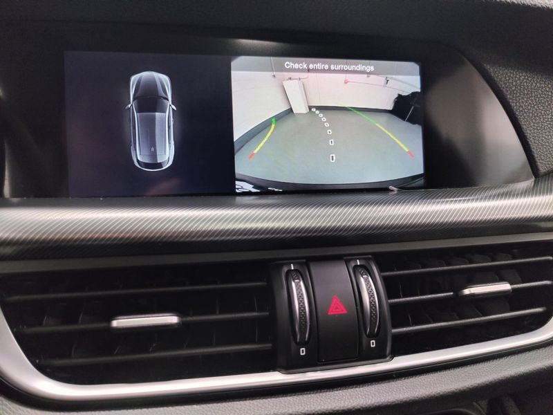 Used 2024 Alfa Romeo Stelvio Ti AWD w/Sunroof & NavImage 25