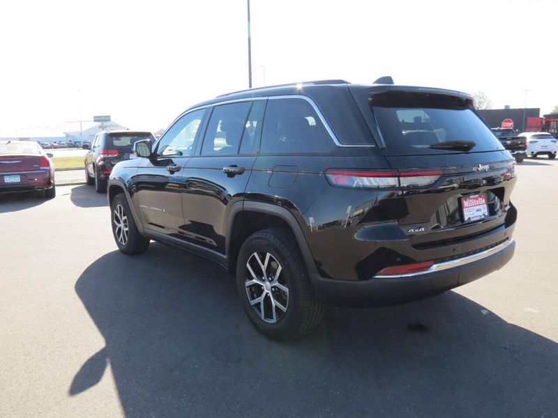 2023 Jeep Grand Cherokee Limited 4x4 4dr SUVImage 8