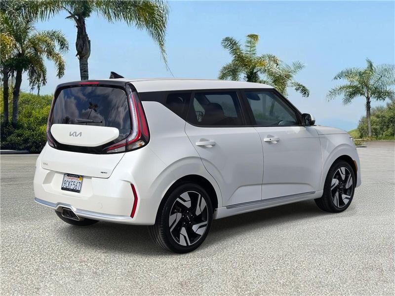 2023 Kia Soul GT-Line photo 3