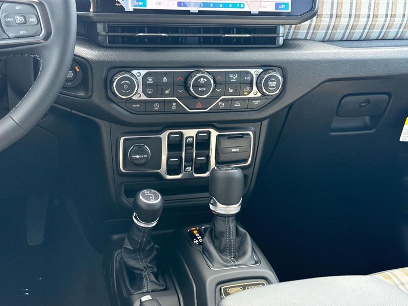 New 2026 Jeep Wrangler 4-door 85th Anniversary Edition