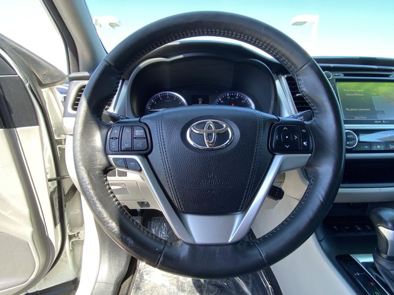 Used 2015 Toyota Highlander XLEImage 26