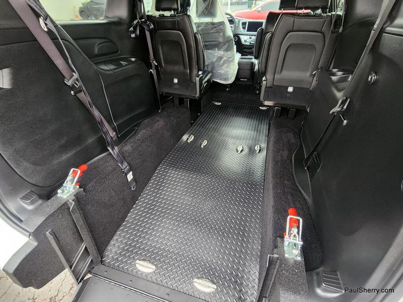 New 2026 Chrysler Voyager LX