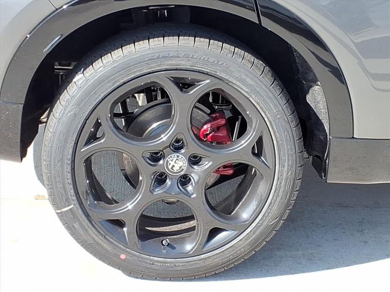 New 2026 Alfa Romeo Tonale Veloce AwdImage 6