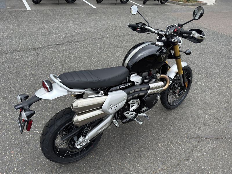 2025 Triumph Scrambler 1200 XE - SAPPHIRE BLACK 