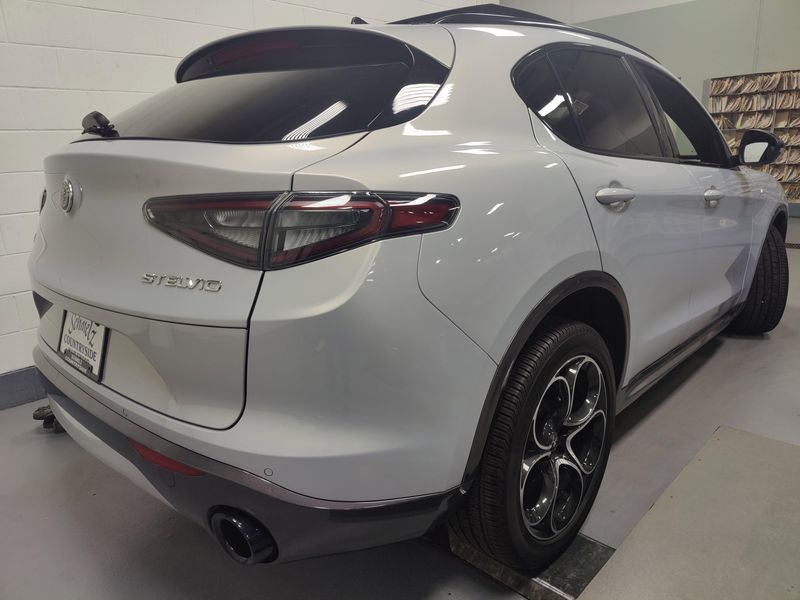 2024 Alfa Romeo Stelvio Ti AWD w/Sunroof/NavImage 16
