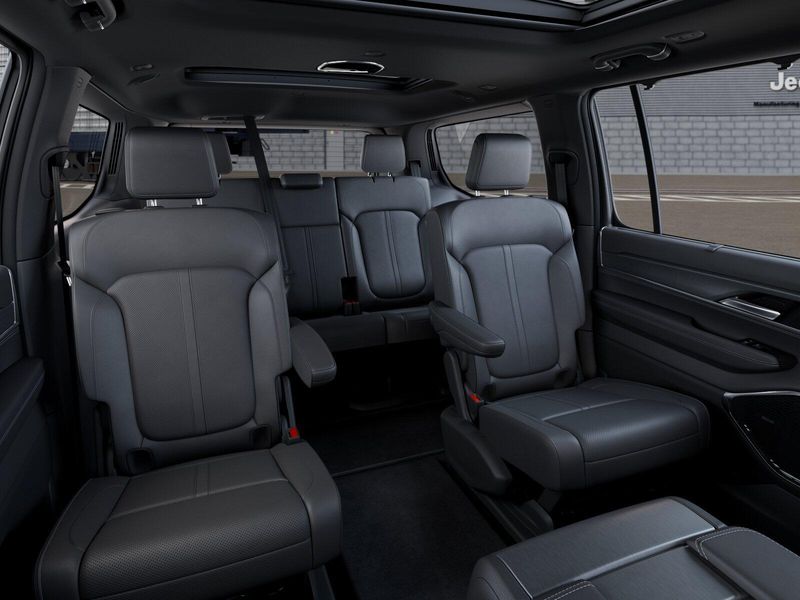 2026 Jeep Grand Wagoneer Limited Reserve 4x4Image 15