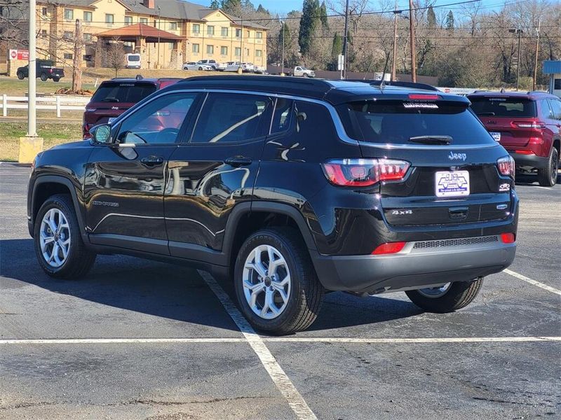 2025 Jeep Compass Latitude 4x4Image 4