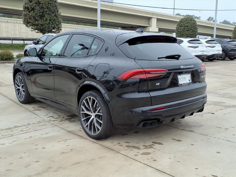 New 2026 Maserati Grecale ModenaImage 9