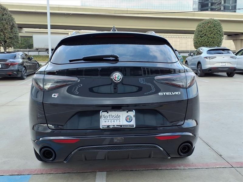 New 2025 Alfa Romeo Stelvio Intensa AwdImage 8