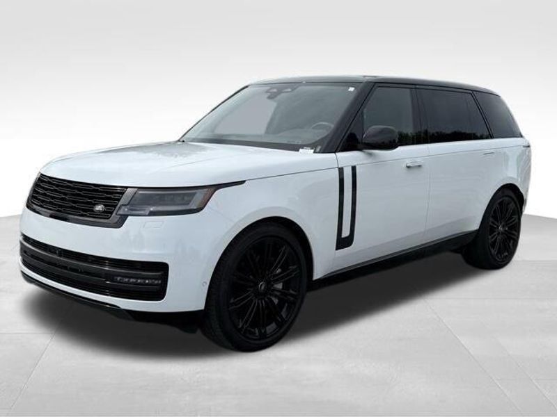 Used 2025 Land Rover Range Rover SE