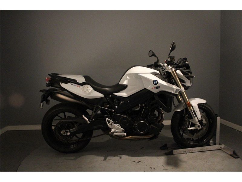 2016 BMW F 800 R in a White exterior color. Greater Boston Motorsports 781-583-1799 pixelmotiondemo.com 