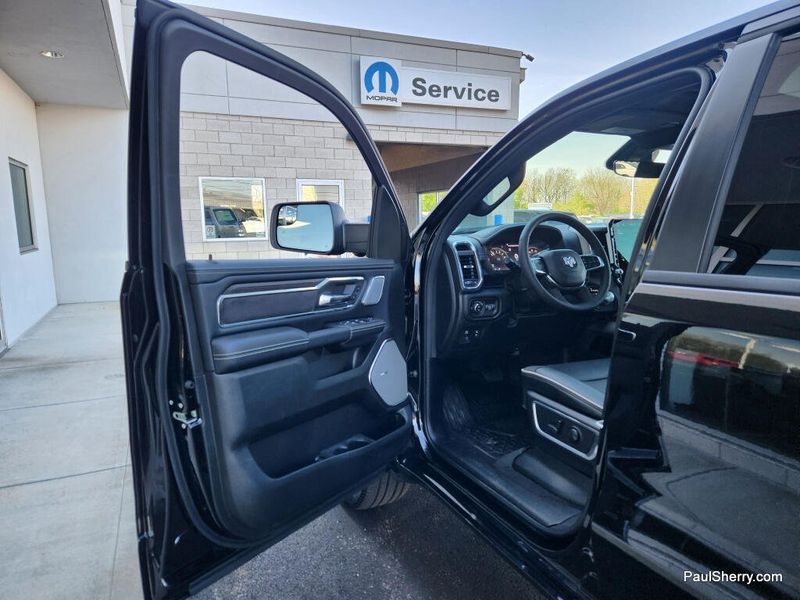 New 2026 RAM 1500 Laramie Crew Cab 4x4 5'7' Box