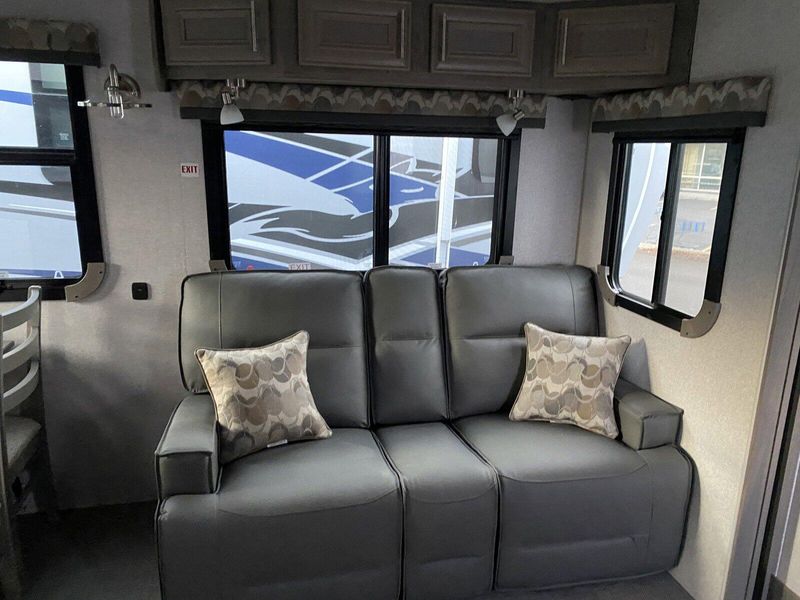 New 2025 ARCTIC FOX 27-5L Image 15