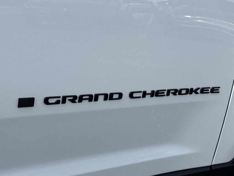 New 2026 Jeep Grand Cherokee Laredo Altitude 4x4