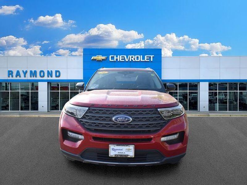 Used 2024 Ford Explorer XLTImage 8