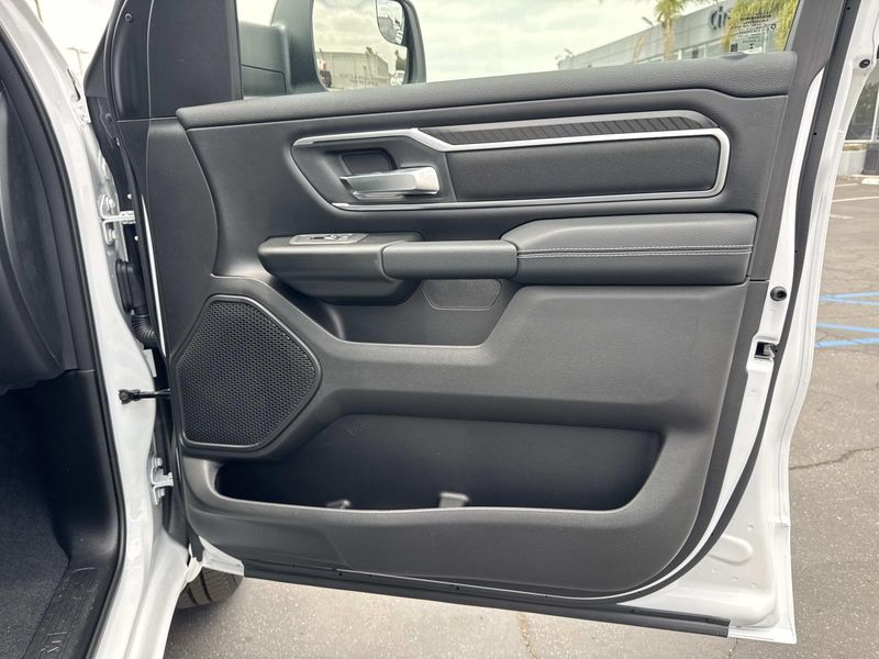 New 2026 RAM 1500 Big Horn Crew Cab 4x2 5'7' Box