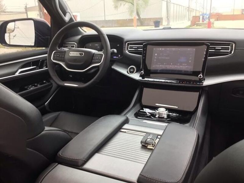2023 Jeep Wagoneer Series IIImage 25