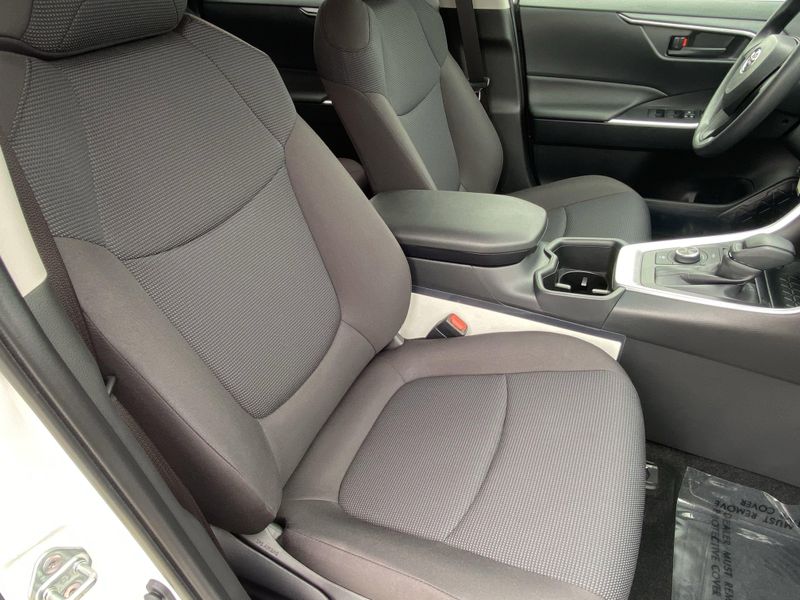 New 2025 Toyota RAV4 Hybrid LEImage 11