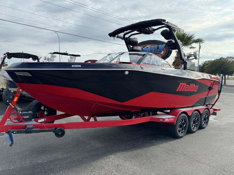 2025 MALIBU WAKESETTER 25 LSV Image 6