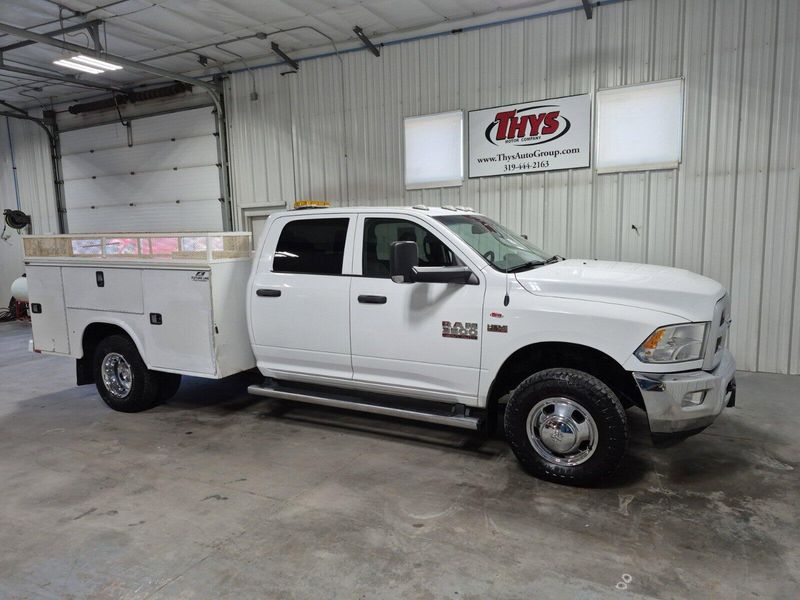 2018 RAM 3500 Chassis TradesmanImage 3