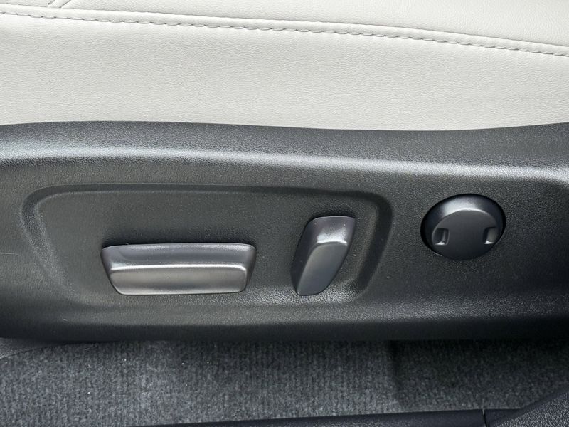 2022 Lexus RX 350Image 21