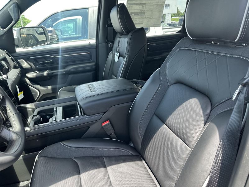2025 RAM 1500 Limited Crew Cab 4x4 5