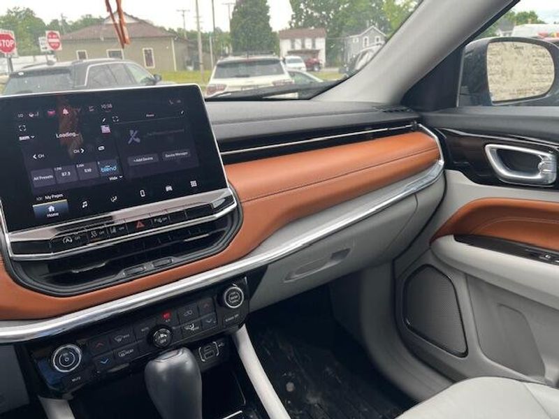 2022 Jeep Compass Image 3