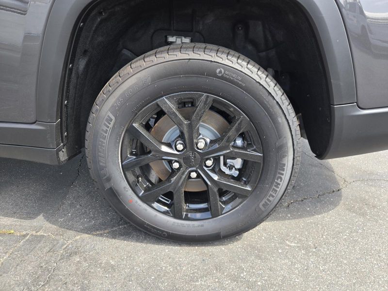 New 2026 Jeep Grand Cherokee L Laredo Altitude 4x2