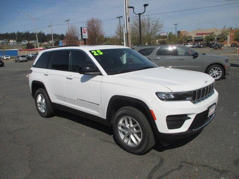 2025 Jeep Grand Cherokee Laredo X 4x4Image 5