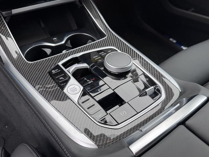 2025 BMW X7 M60iImage 25