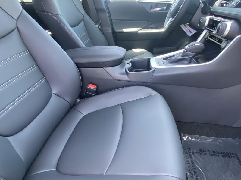 2025 Toyota RAV4 XLE PremiumImage 10