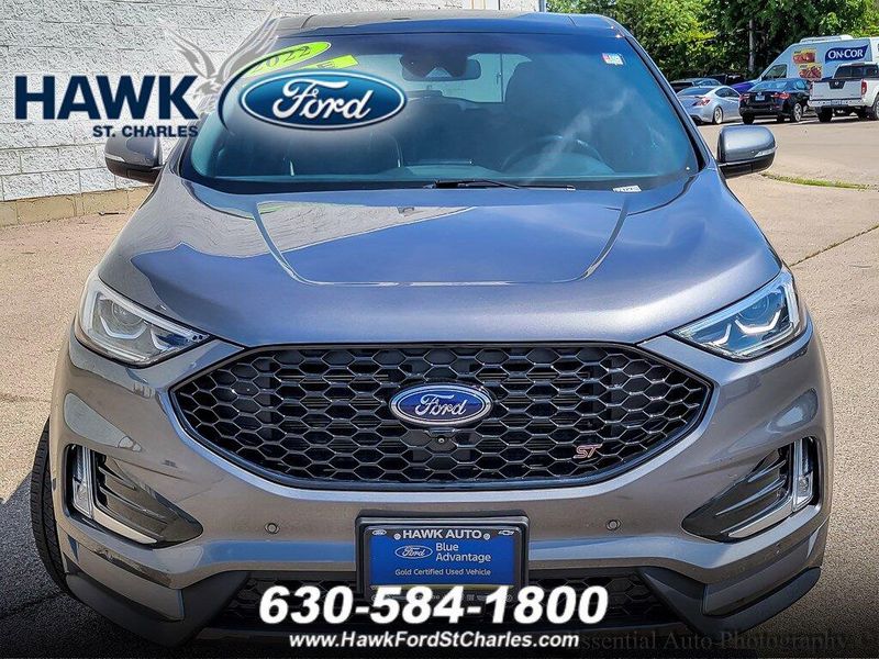 2022 Ford Edge ST photo 3